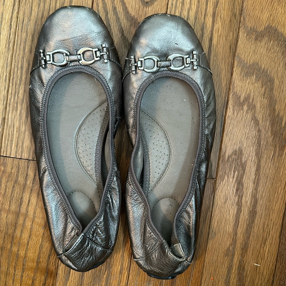 Me Too Flats - image 1